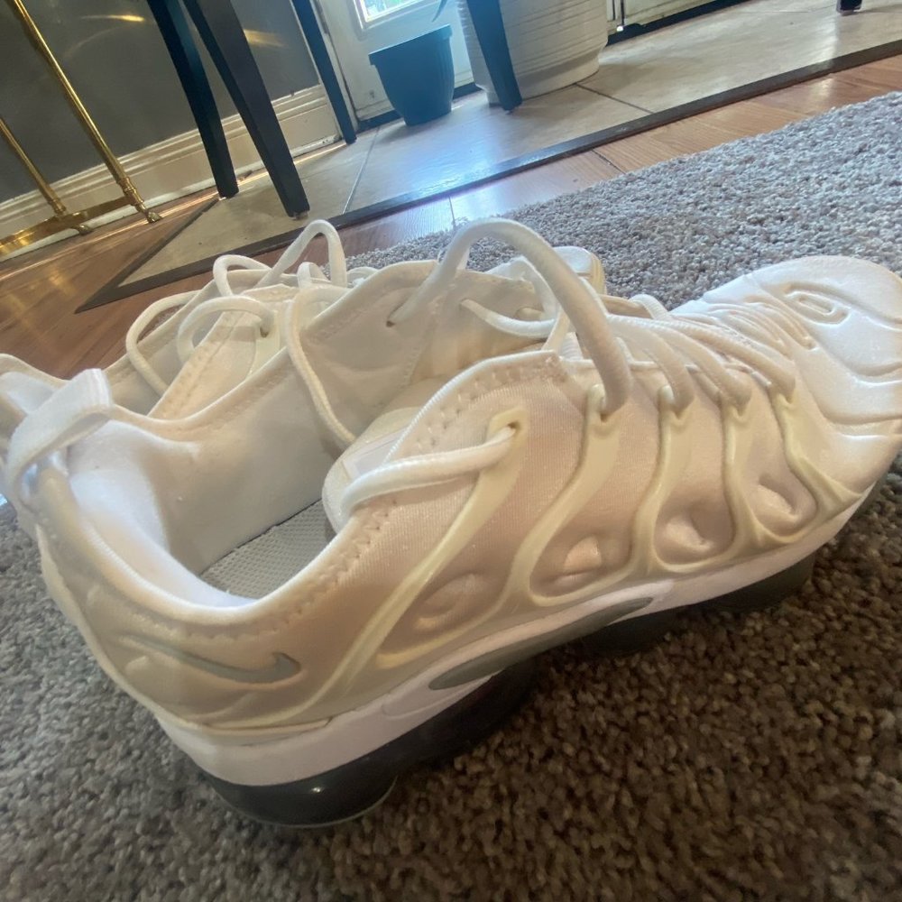 White Nike Vapo Max, Men's Size 9, Excellent Condition, Original,